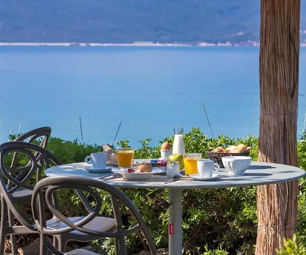 Ξενοδοχείο Le Ruesco 3*