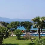Otel Le Ruesco 3*